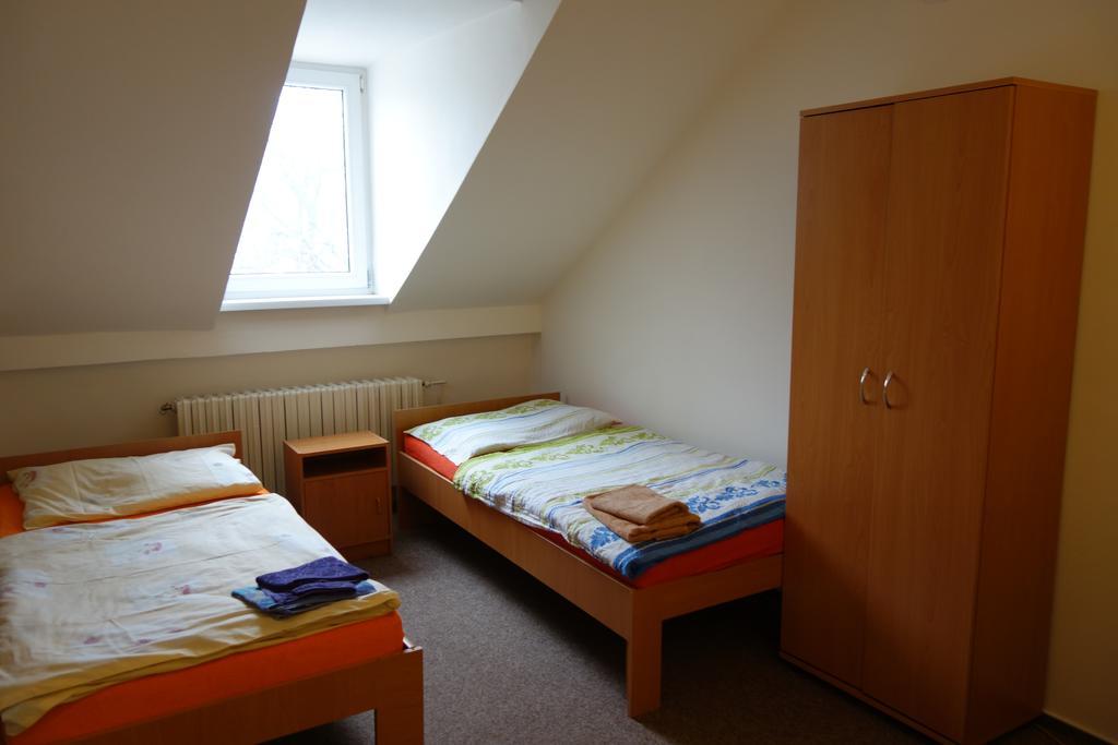 Restaurace Alvi Hotel Ostrava Luaran gambar